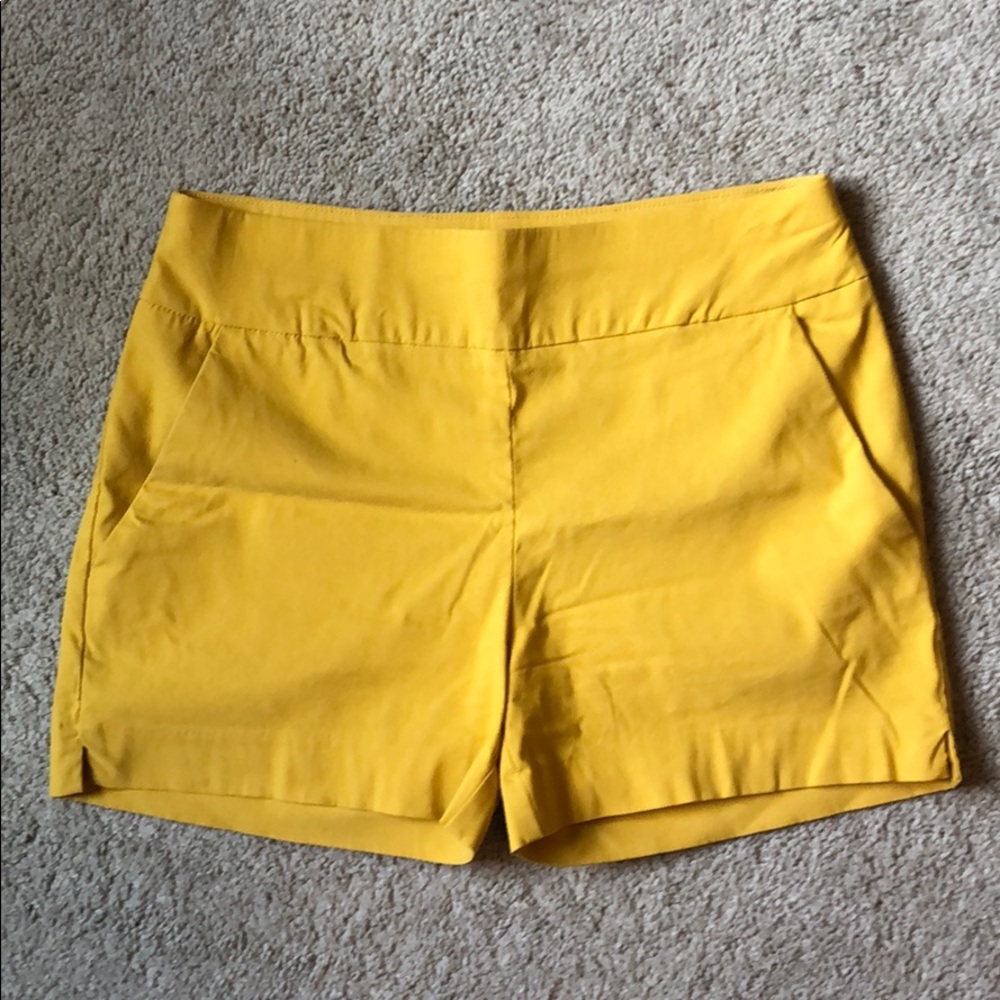 New York & Co yellow stretch shorts, Sz S